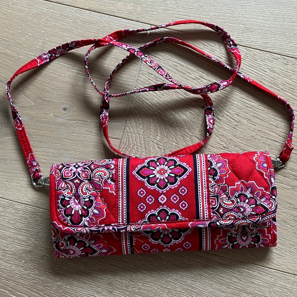 NWOT RETIRED Vera Bradley Sleek Wallet Frankly Scarlett Crossbody Red black